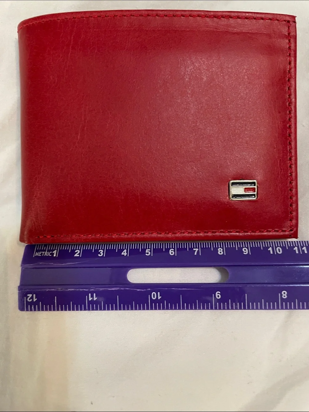 Tommy Hilfiger Red Leather Wallet with Logo Plaque
